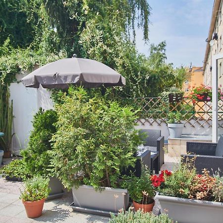 Nice Home To Stay At Prague Close To Castle With Terrace And Garden Exterior photo