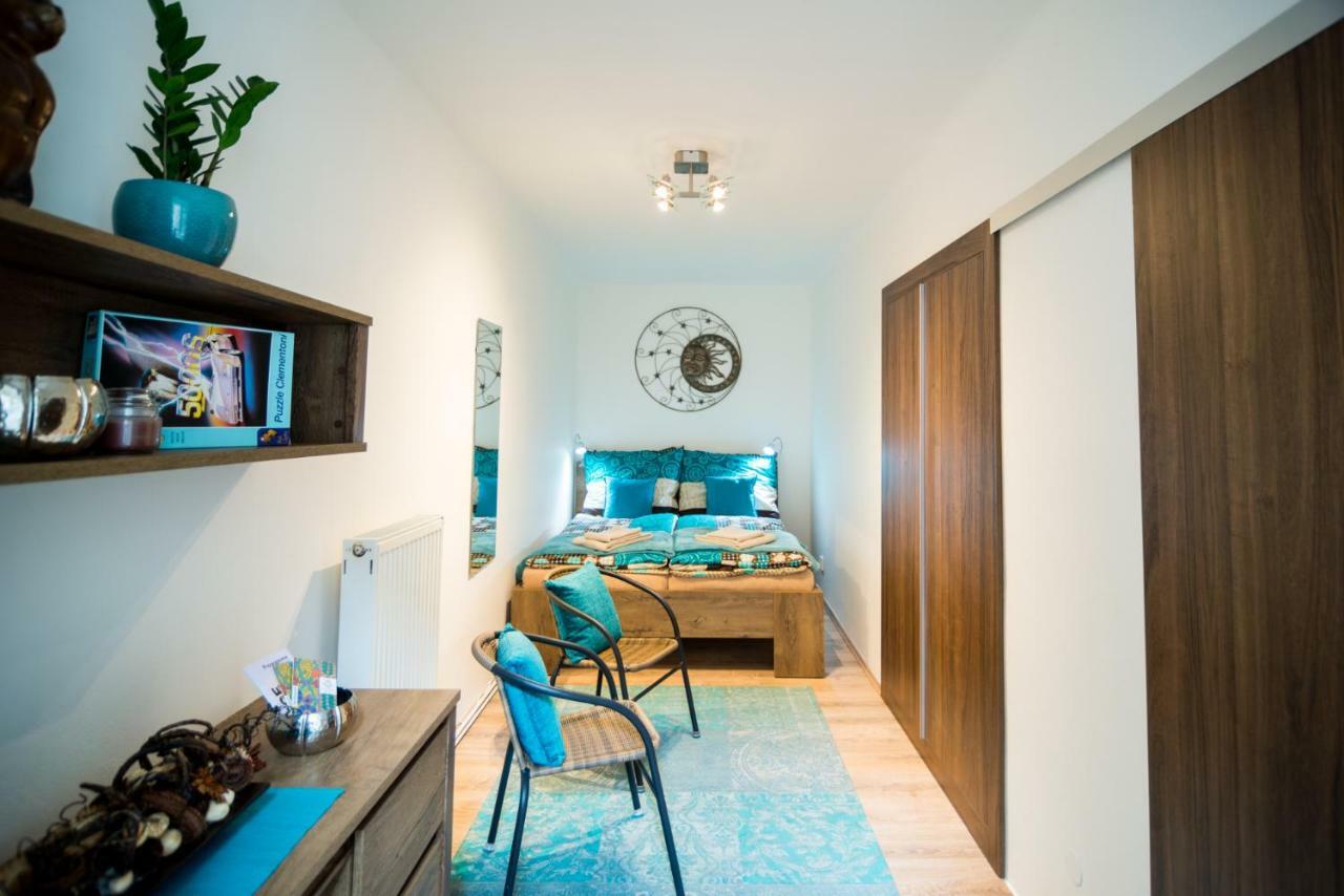 Nice Home To Stay At Prague Close To Castle With Terrace And Garden Exterior photo